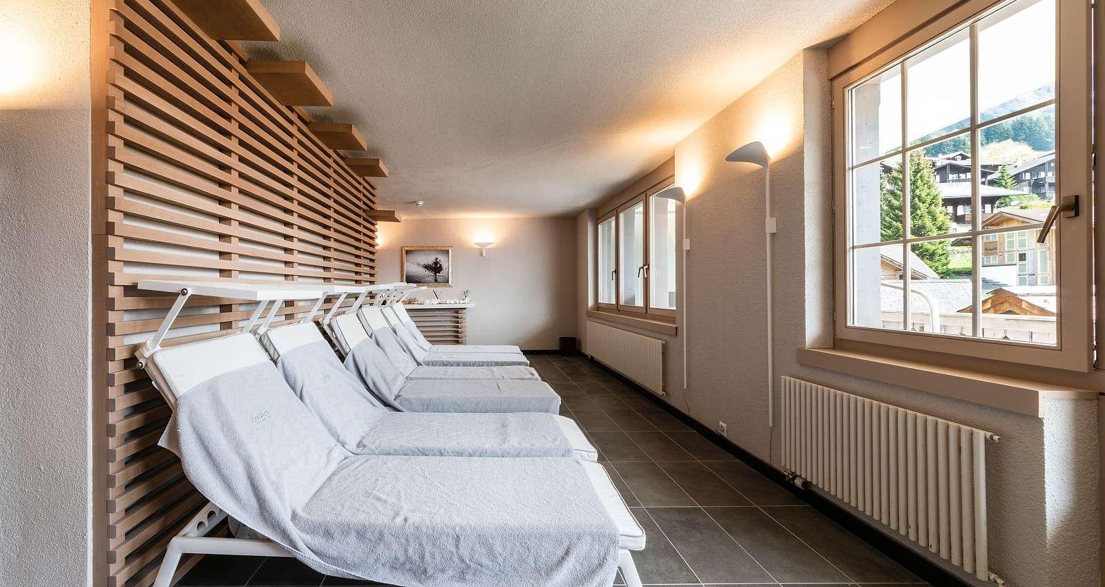 SPA-Liegen_1__FocusFillWzE2MDAsODUwLCJ5IiwxMjVd